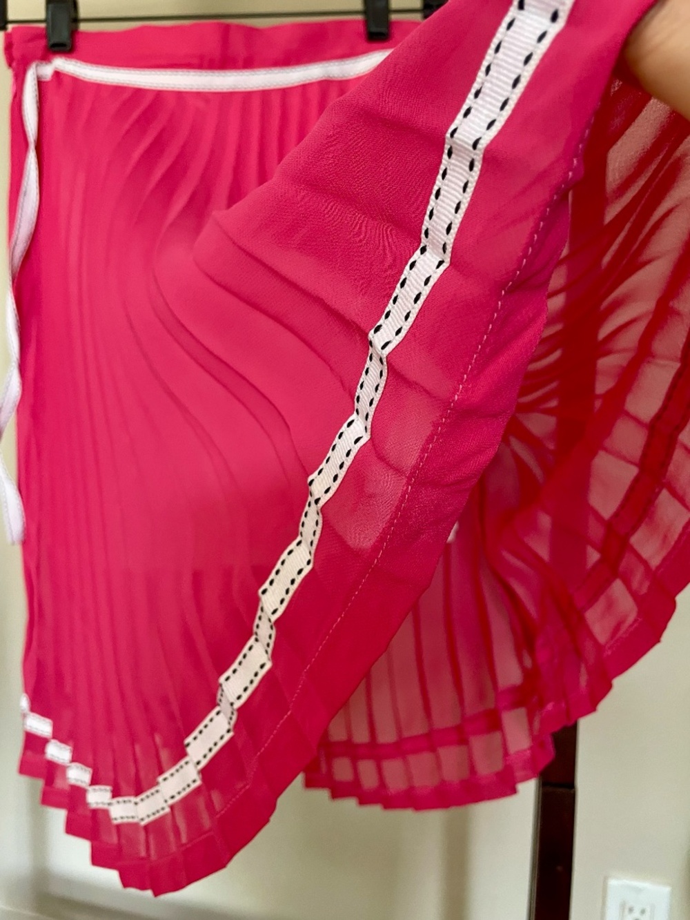 Korean Designer Hot Pink Pleated Chiffon Mini Skirt | White Ribbon Trim S - Picture 3 of 6